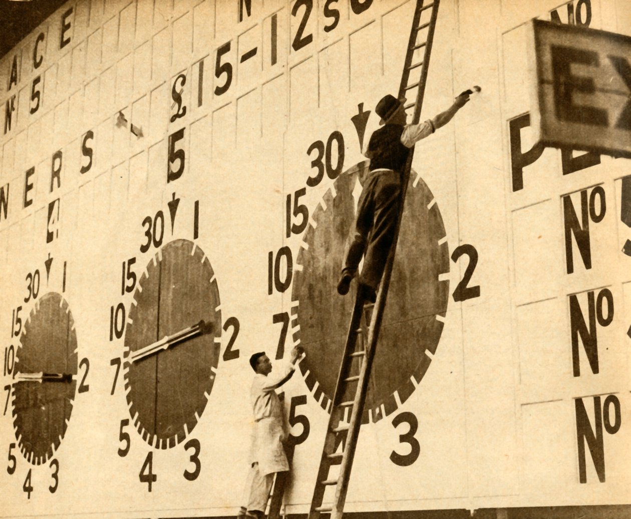 Pintores trabajando en la tote de White City, West London, 1932 de Unbekannt