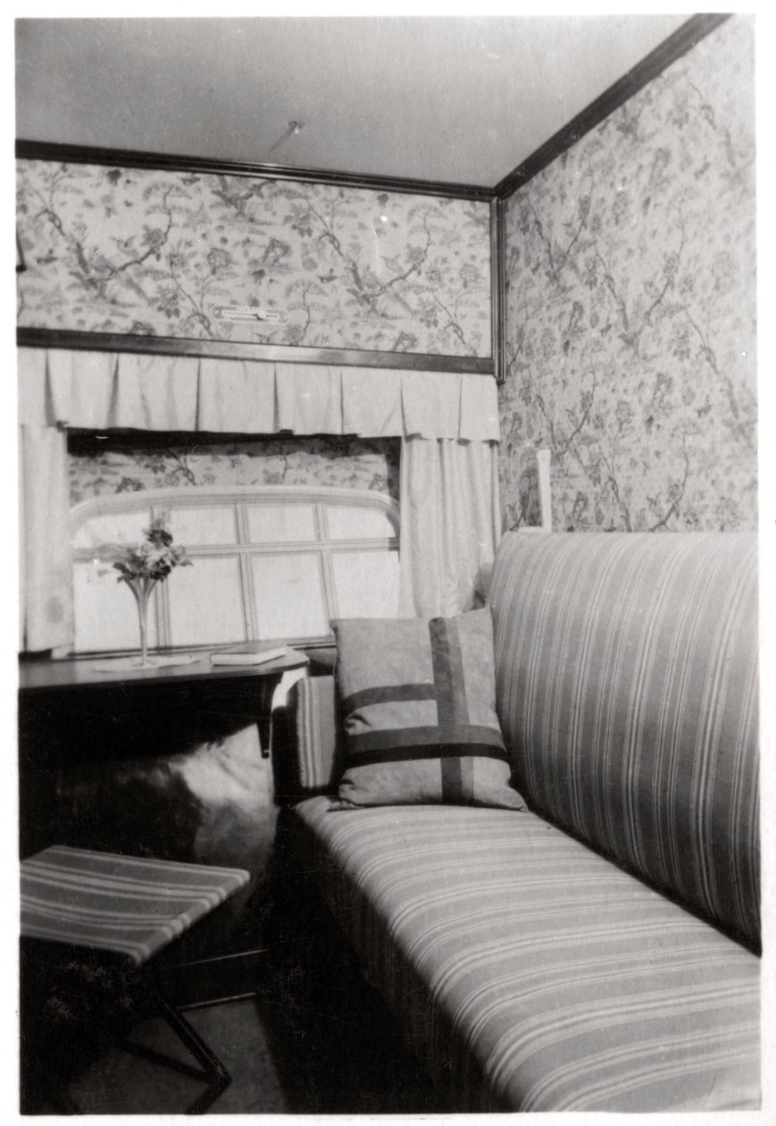 Cabina de pasajeros durante el día, Zeppelin LZ 127 Graf Zeppelin, 1933 de Unbekannt