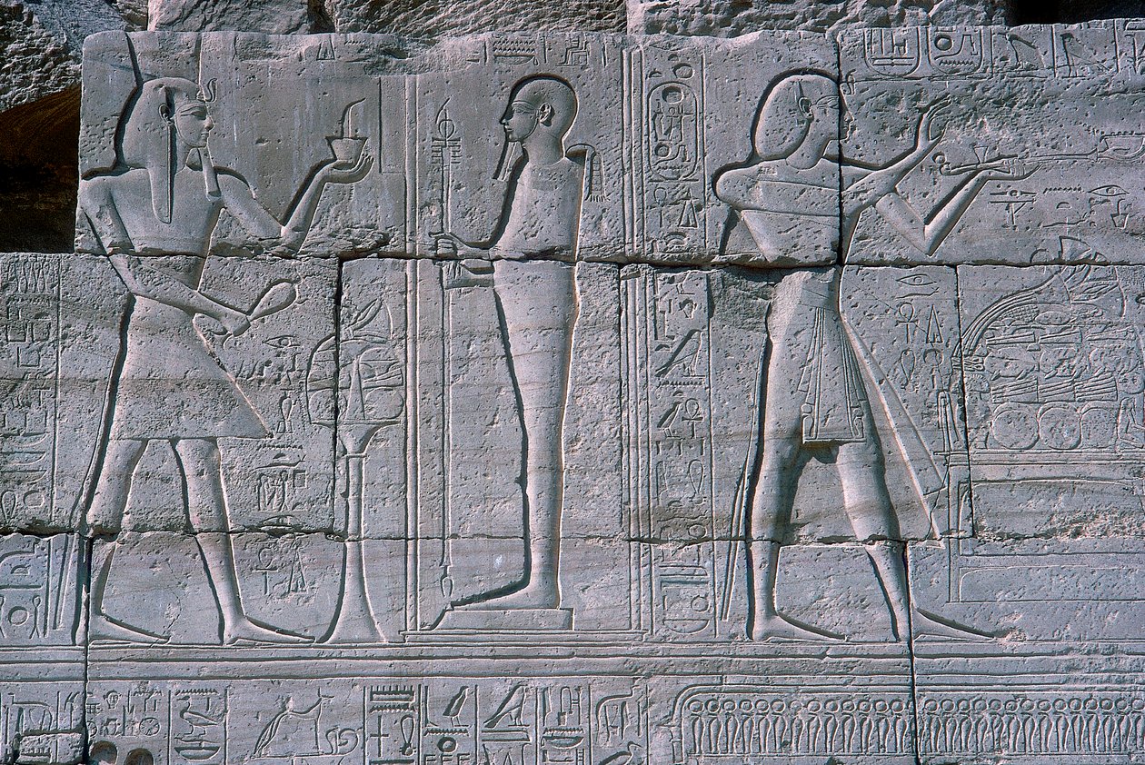 Relieve mostrando a Ramsés II ante Ptah, El Ramesseum, Templo de Ramsés II, Luxor, Egipto, c1250 a.C. de Unbekannt