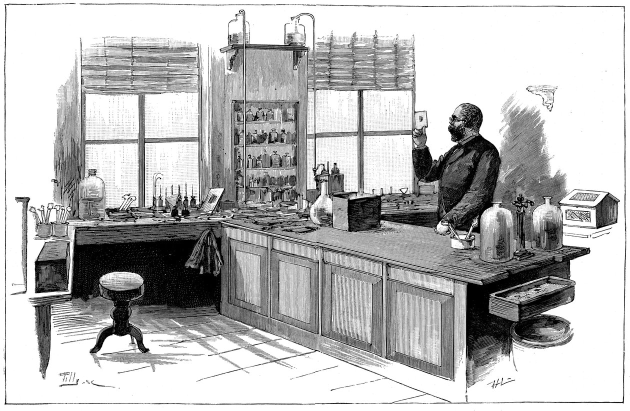 Robert Koch, bacteriólogo y médico alemán en su laboratorio de Unbekannt