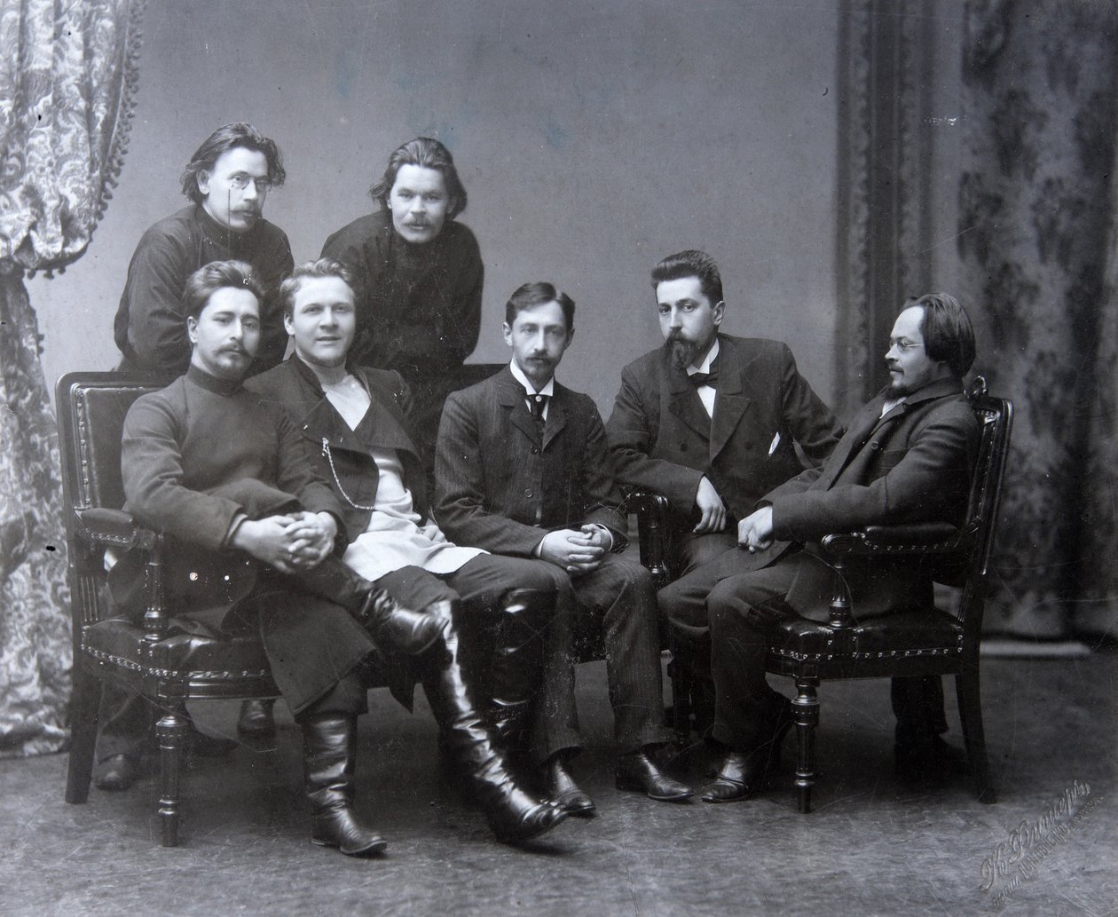 El autor ruso Maxim Gorky en el grupo literario Sreda Wednesday, 1902 de Unbekannt