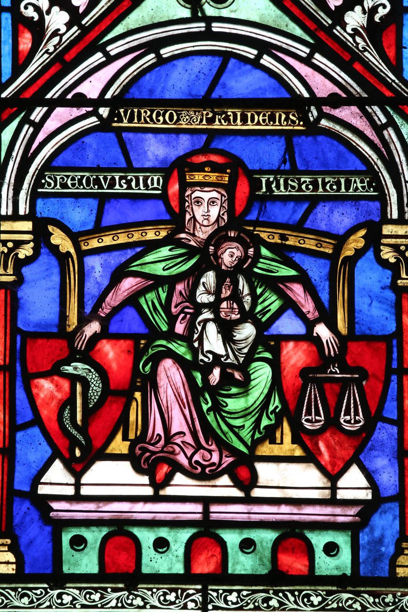 Iglesia de Saint Fargeau. Vidriera. Virgen María y el niño Jesús de Unbekannt