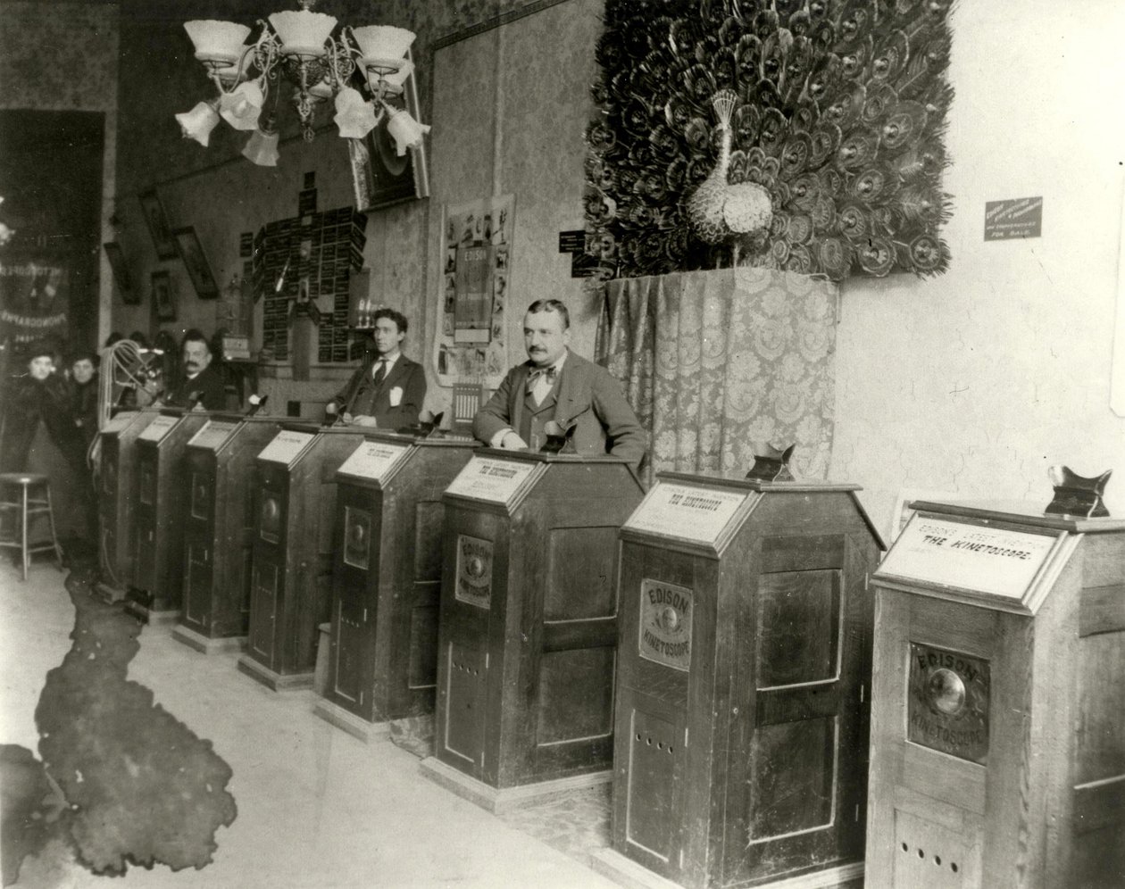 Salón de San Francisco con Cinetoscopios, 1894-1895 de Unbekannt