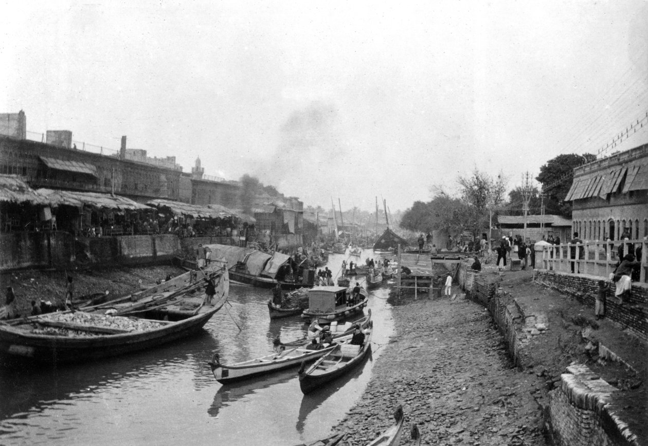 Escena desde el puente Whitely, Ashar, Irak, 1917-1919 de Unbekannt
