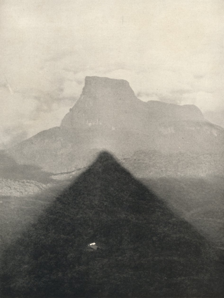 Sombra del pico Adams al amanecer, 1926 de Unbekannt