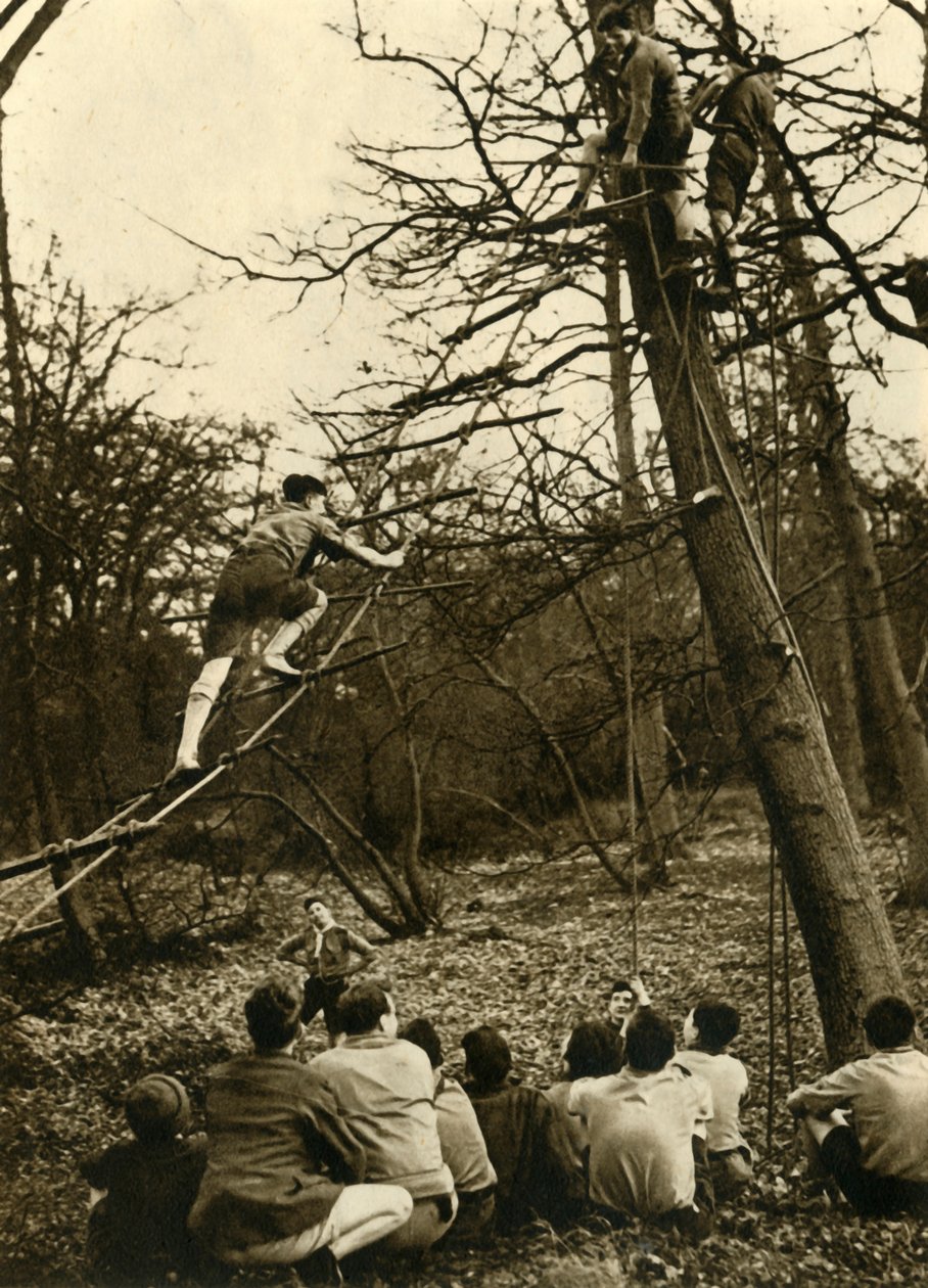 Exploradores practicando pionerismo, 1944 de Unbekannt