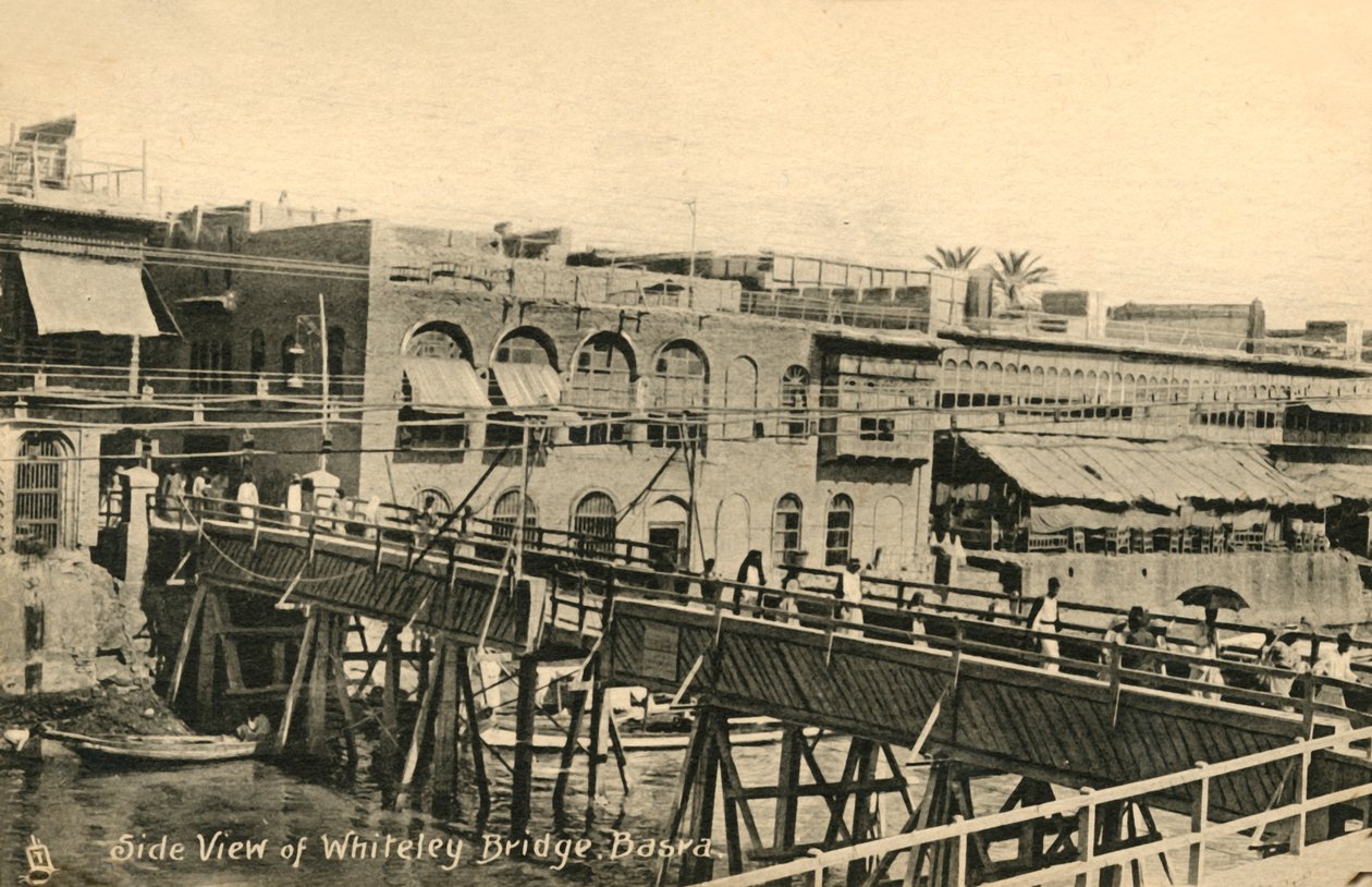 Vista Lateral del Puente Whiteley, Basora, c1918-c1939 de Unbekannt
