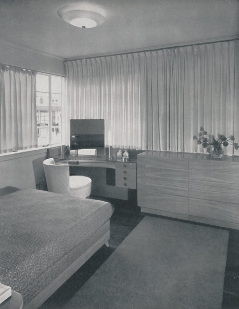 Líneas simples y prácticas caracterizan este dormitorio, 1942 de Unbekannt