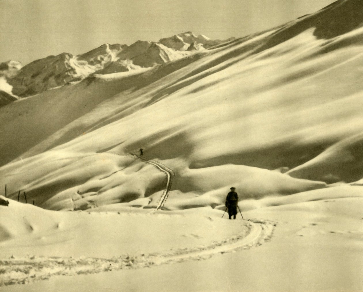 Esquí en Upper Schlossalm, cerca de Bad Hofgastein, Austria, c1935 de Unbekannt