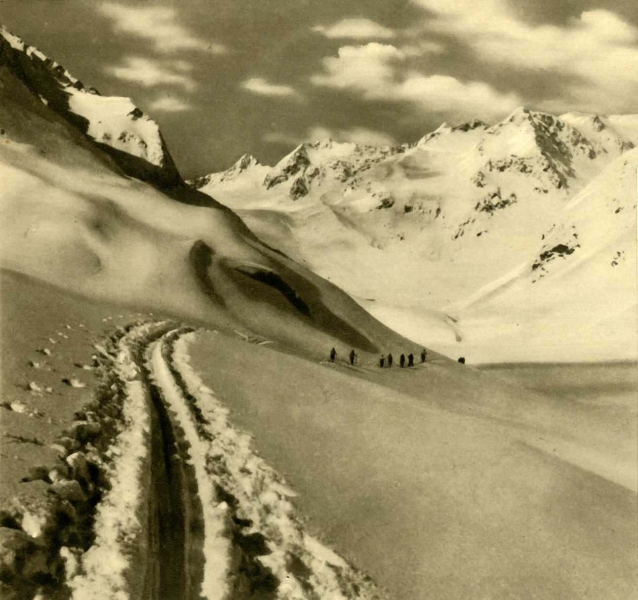 Esquí en el glaciar Alpeiner Ferner en los Alpes Stubai, Austria, c1935 de Unbekannt