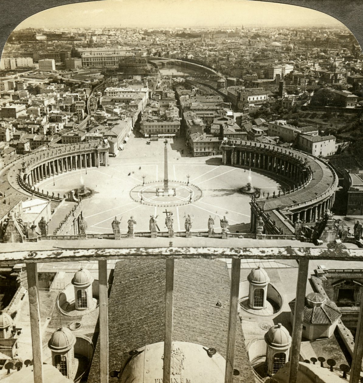 Plaza de San Pedro desde la cúpula de la Basílica de San Pedro, Roma, Italia de Unbekannt