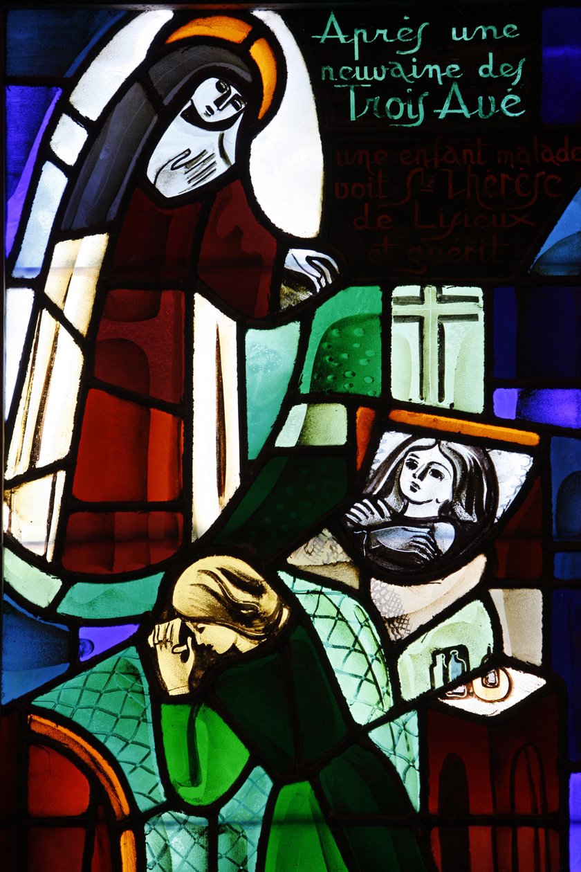 Vidriera que representa a Santa Teresa de Lisieux curando a un niño enfermo en la iglesia de Notre-Dame-de-la-Trinité, Blois, Francia de Unbekannt