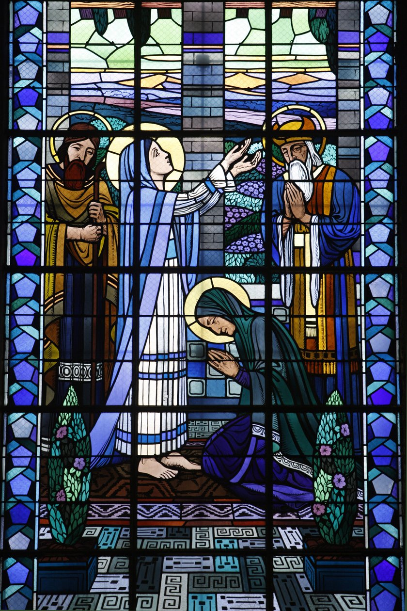 Vidriera en la iglesia católica Notre Dame du Rosaire: la Visitación, Saint-Ouen, Francia de Unbekannt