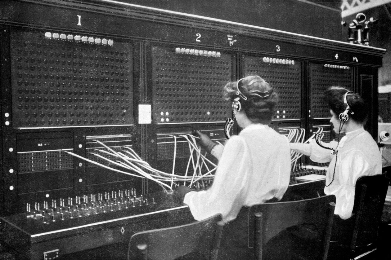 Operadores de centralita en el trabajo, principios del siglo XX de Unbekannt
