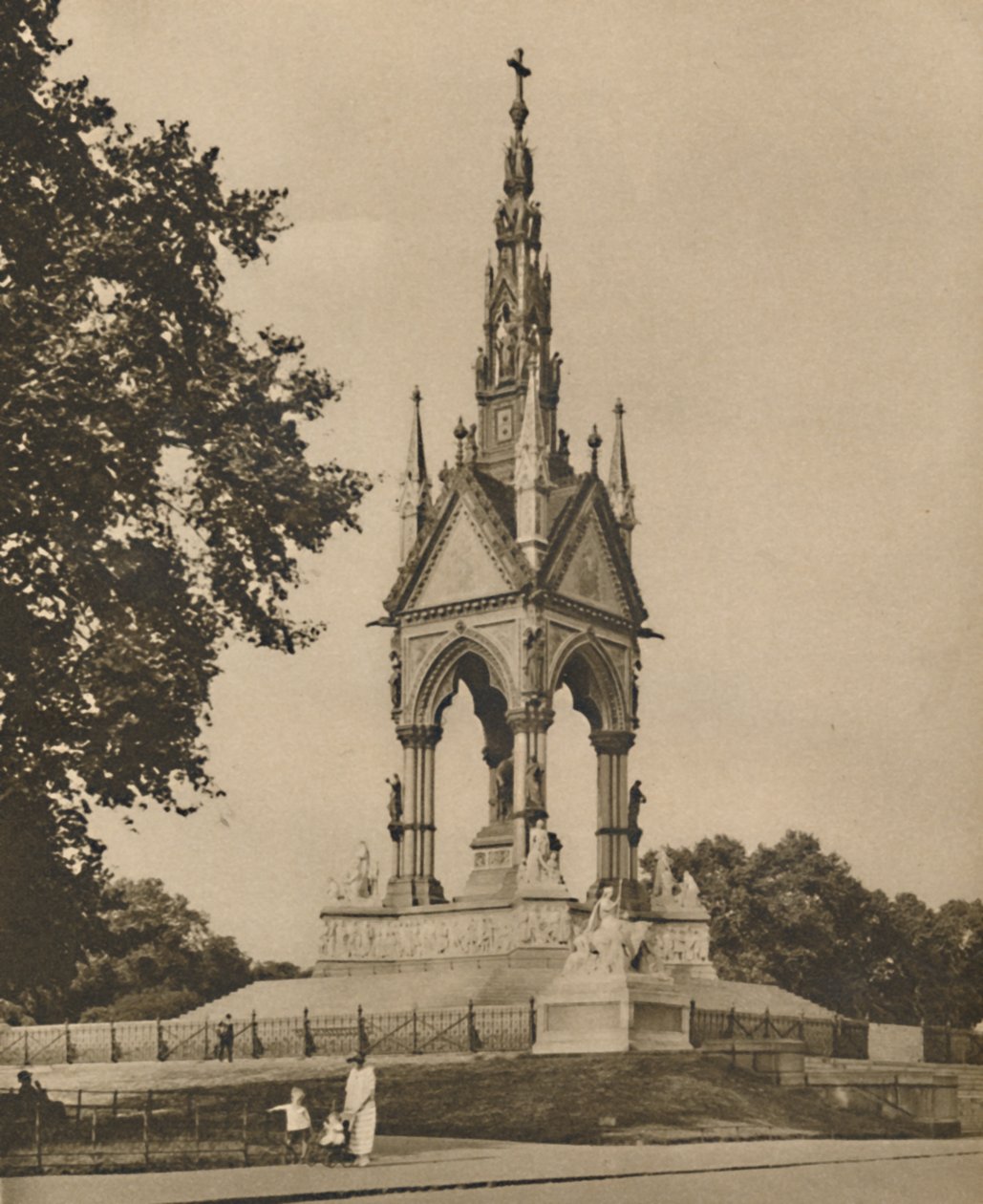 El Memorial de Albert desafía el clima y la crítica, c1935 de Unbekannt
