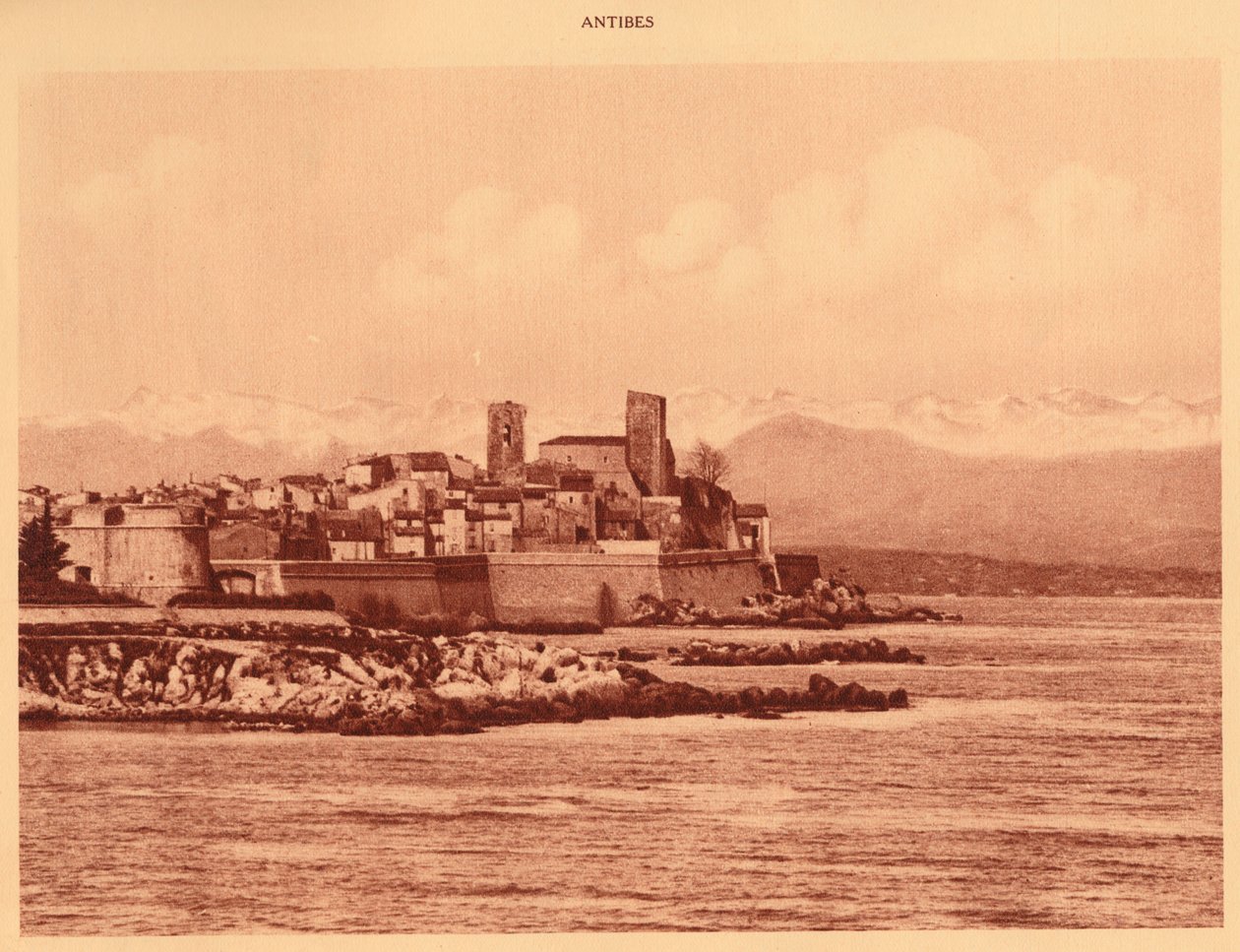 La cresta de los Alpes y Antibes de Unbekannt