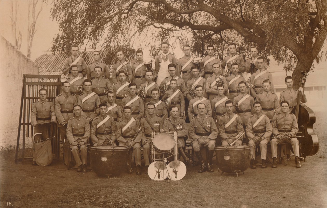 La banda del batallón del Primer Batallón, El Regimiento Real de West Kent de la Reina. Poona, India de Unbekannt