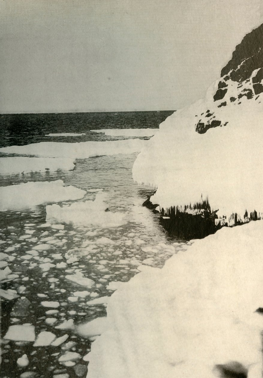 El primer lugar de desembarco, mostrando el hielo de la bahía rompiéndose y derivando hacia el norte, 1908, 1909 de Unbekannt