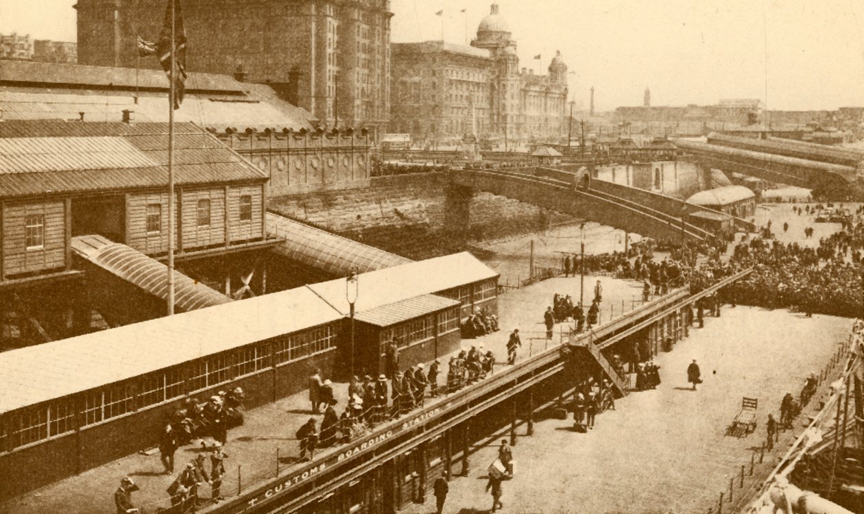 El gran muelle flotante en Liverpool, c1930 de Unbekannt