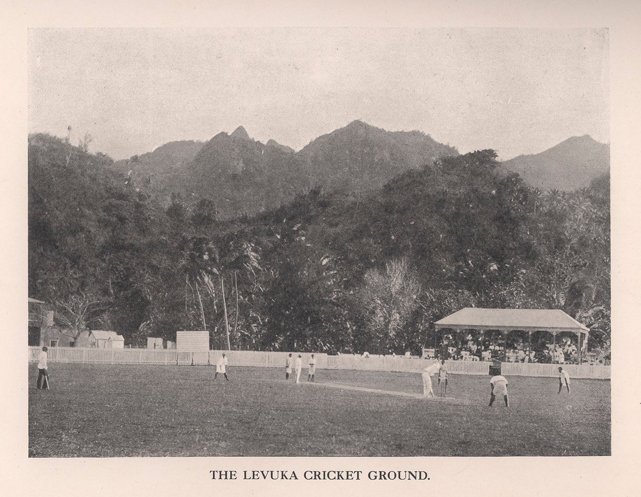El campo de cricket de Levuka, Fiji, 1912 de Unbekannt