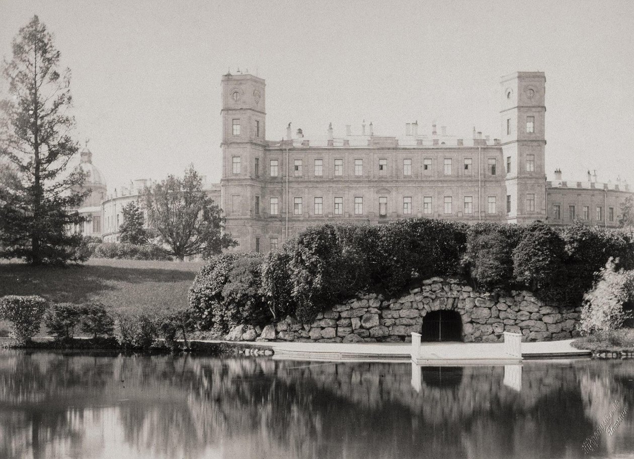La fachada principal del Palacio de Gatchina, 1870s-1880s de Unbekannt