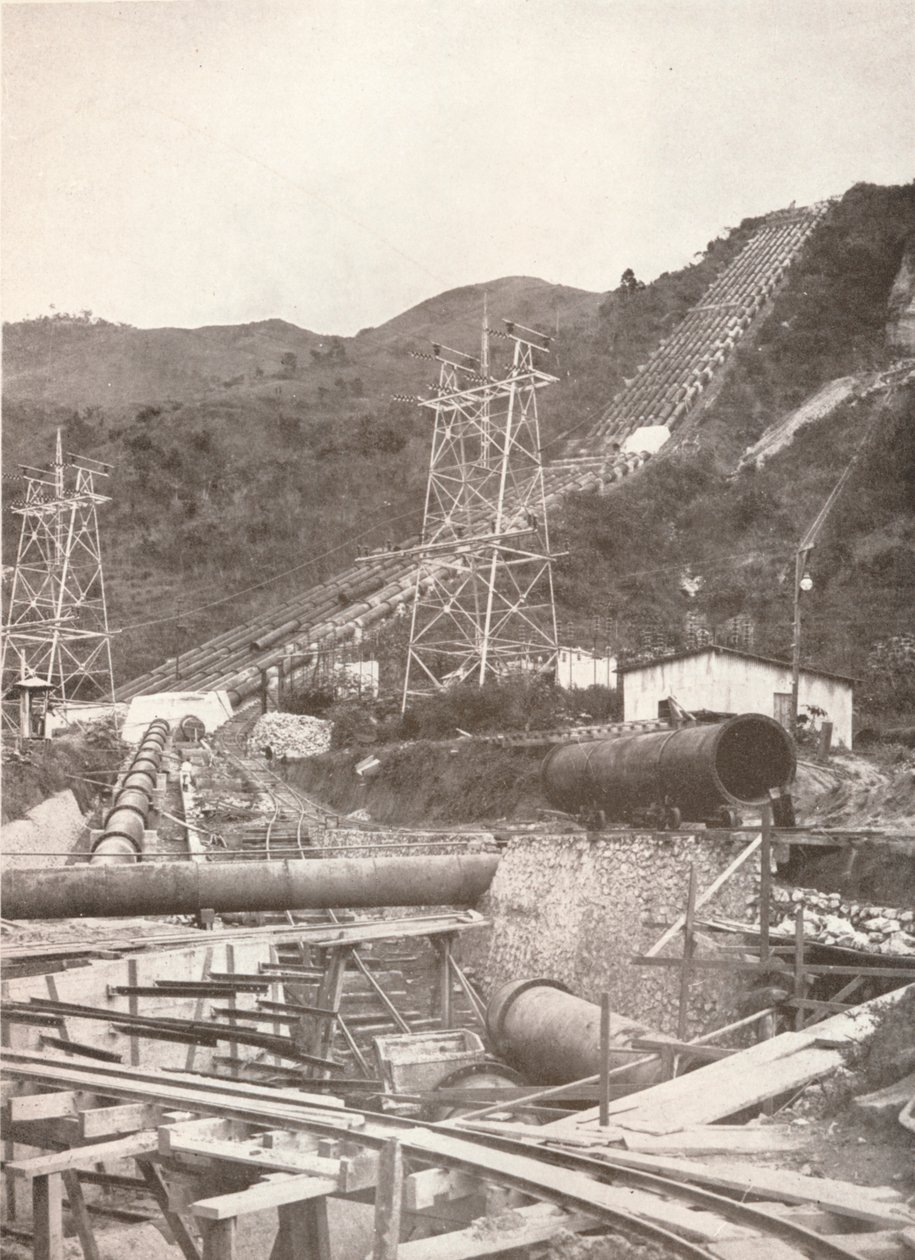 Las tuberías en Riberao das Lages: Obras de Luz y Energía de Río, 1914 de Unbekannt