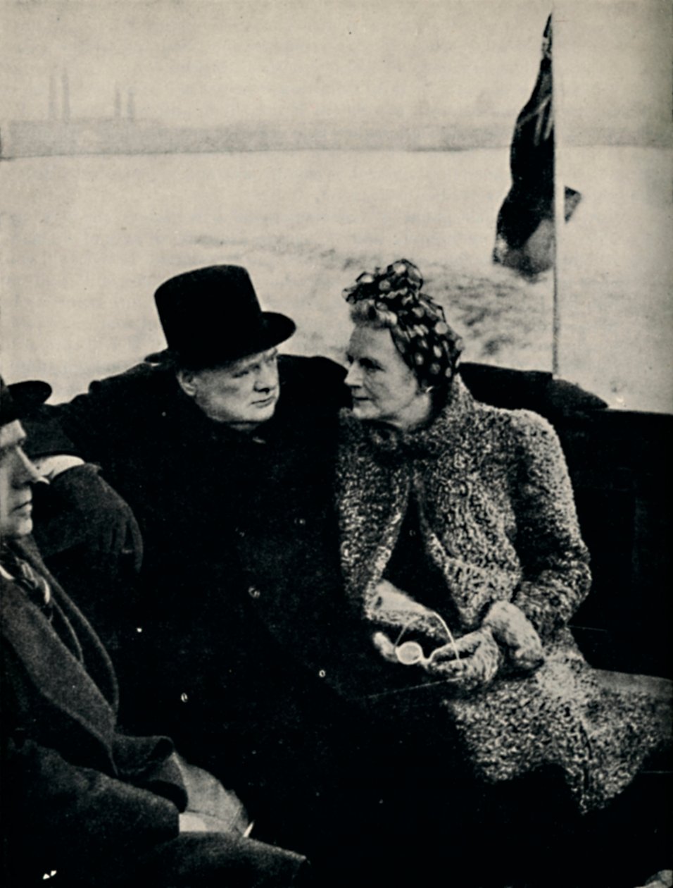 El Primer Ministro visita los muelles de Londres, c1940, 1945 de Unbekannt