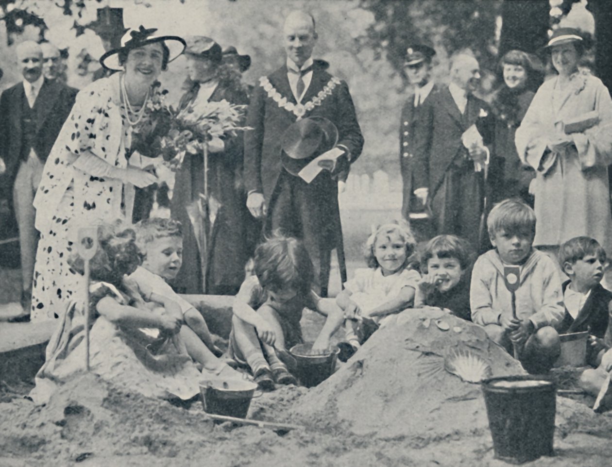 La reina inaugura un parque infantil, 1936, 1937 de Unbekannt