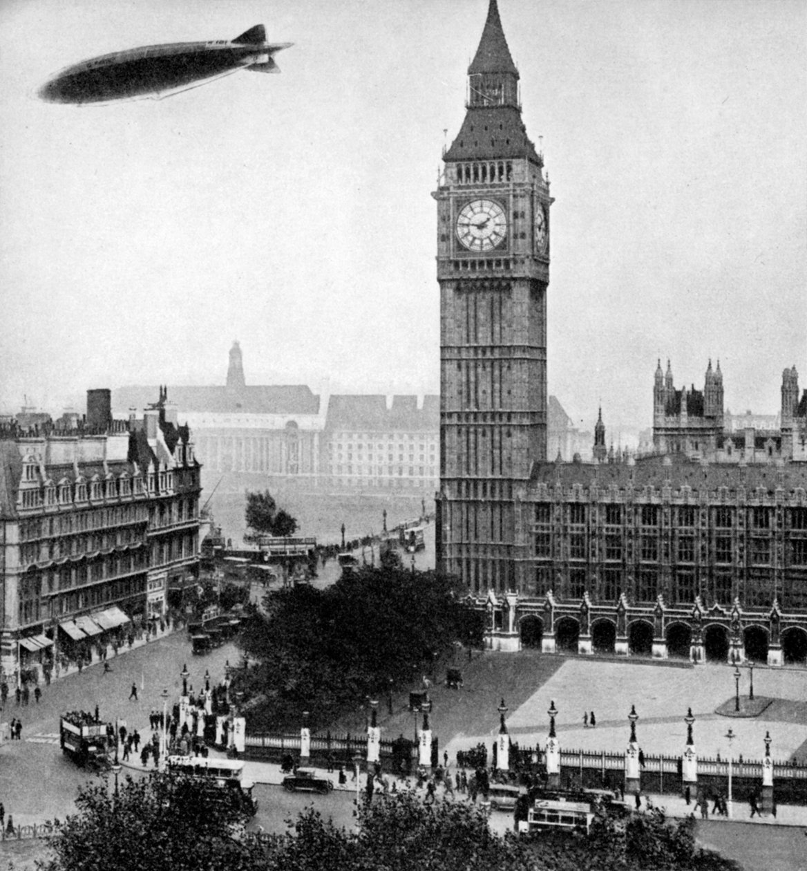 El R101 pasando sobre la Casa de los Comunes, 14 de octubre de 1929 1936 de Unbekannt