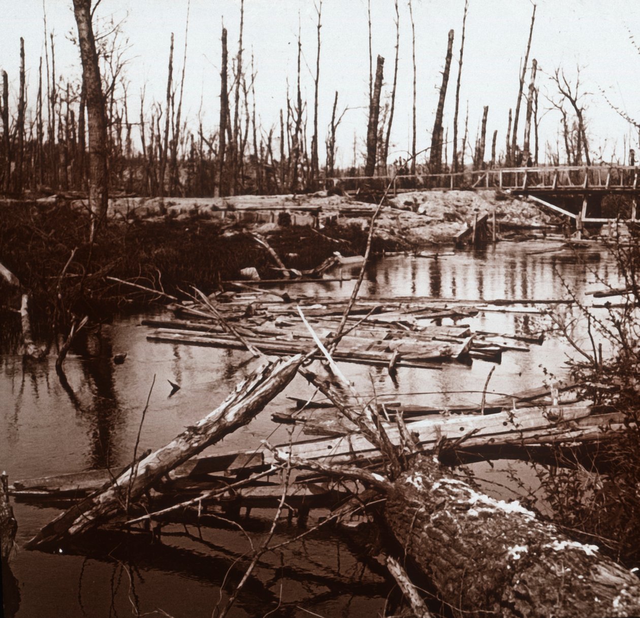 El río Ailette, norte de Francia, c. 1914-c. 1918 de Unbekannt