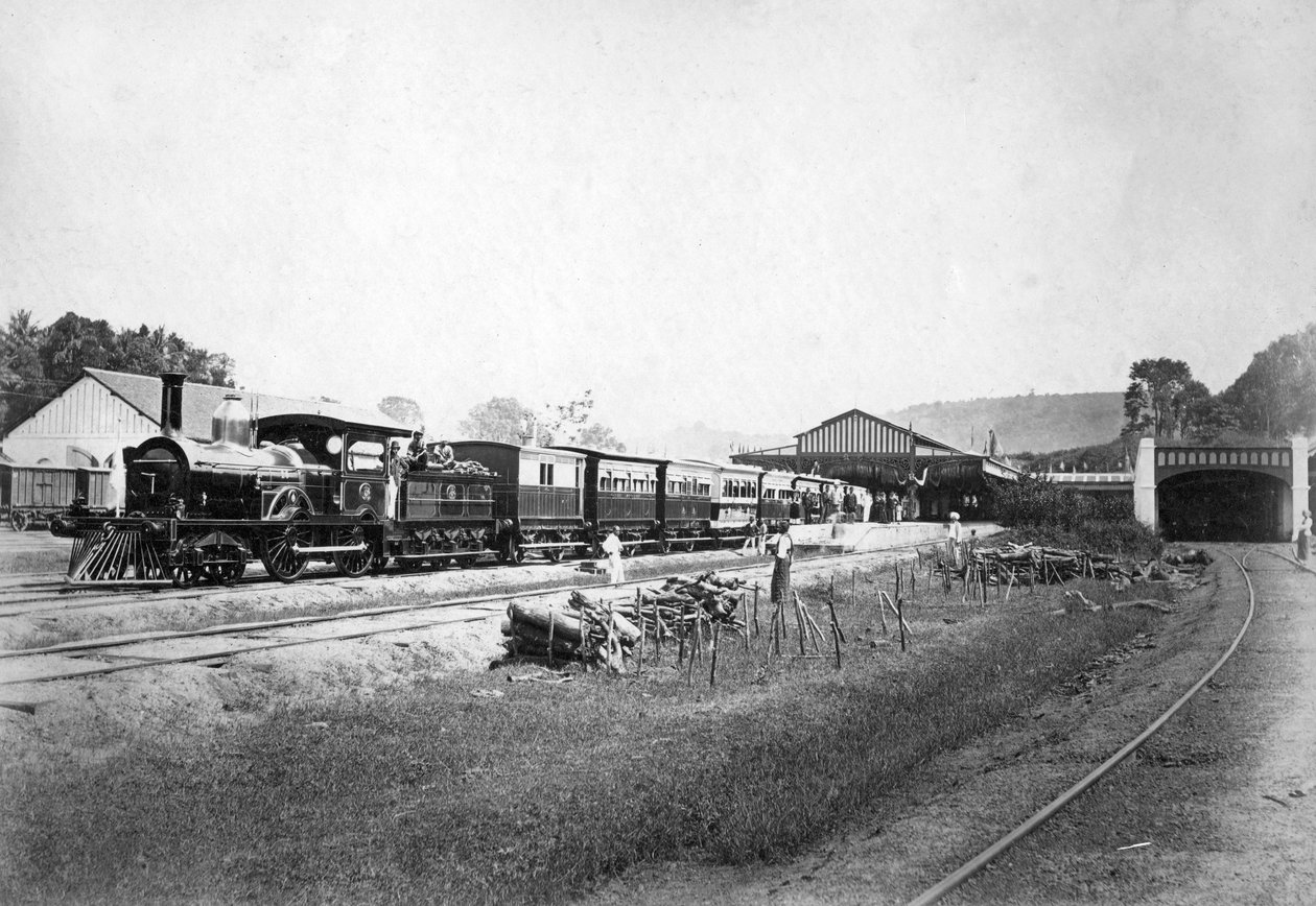 El tren real saliendo de la estación de Kandy, Sri Lanka, c. 1910s de Unbekannt