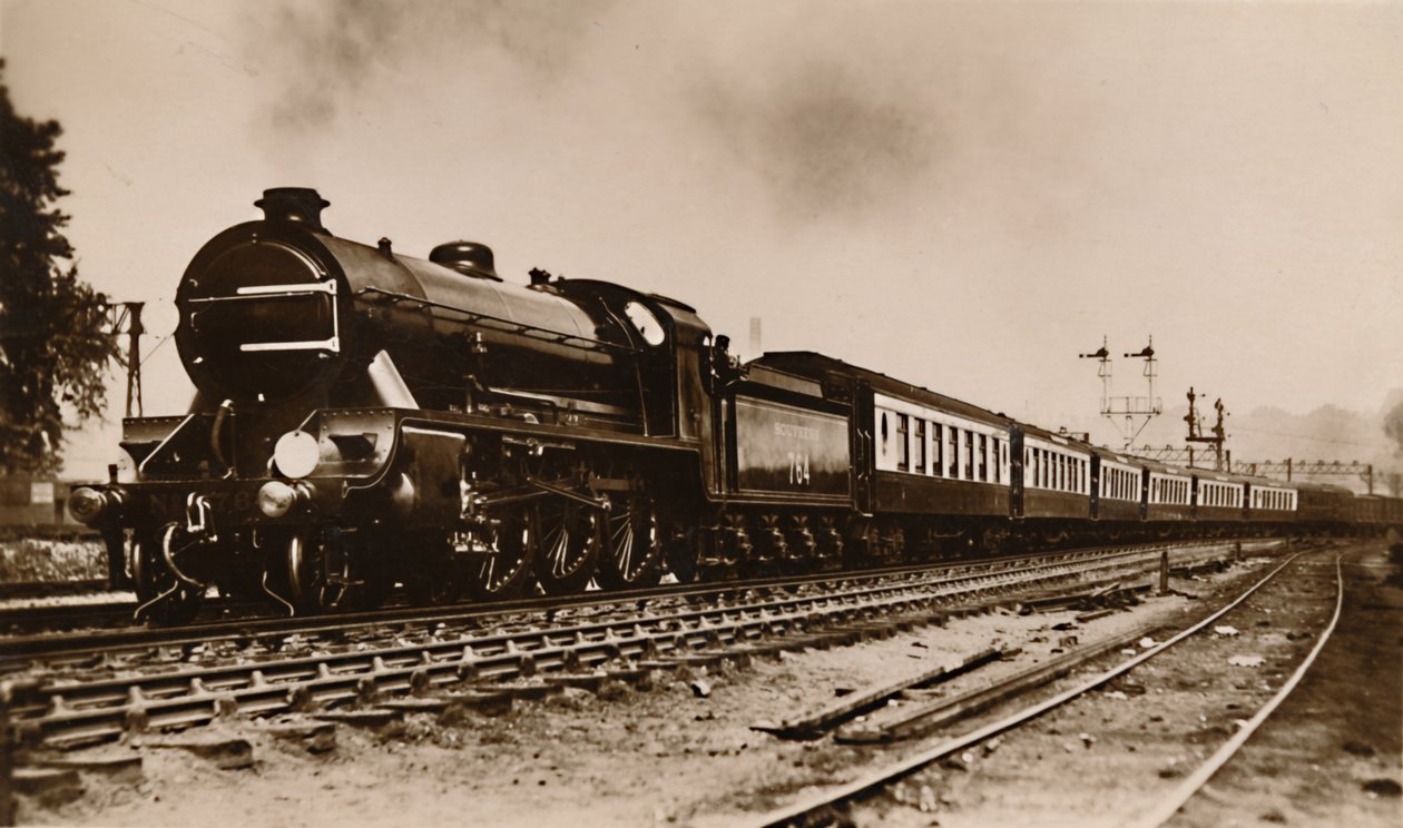 El tren barco S.R. Dover, remolcado por Sir Gawain, una locomotora tipo Rey Arturo, c1930 de Unbekannt