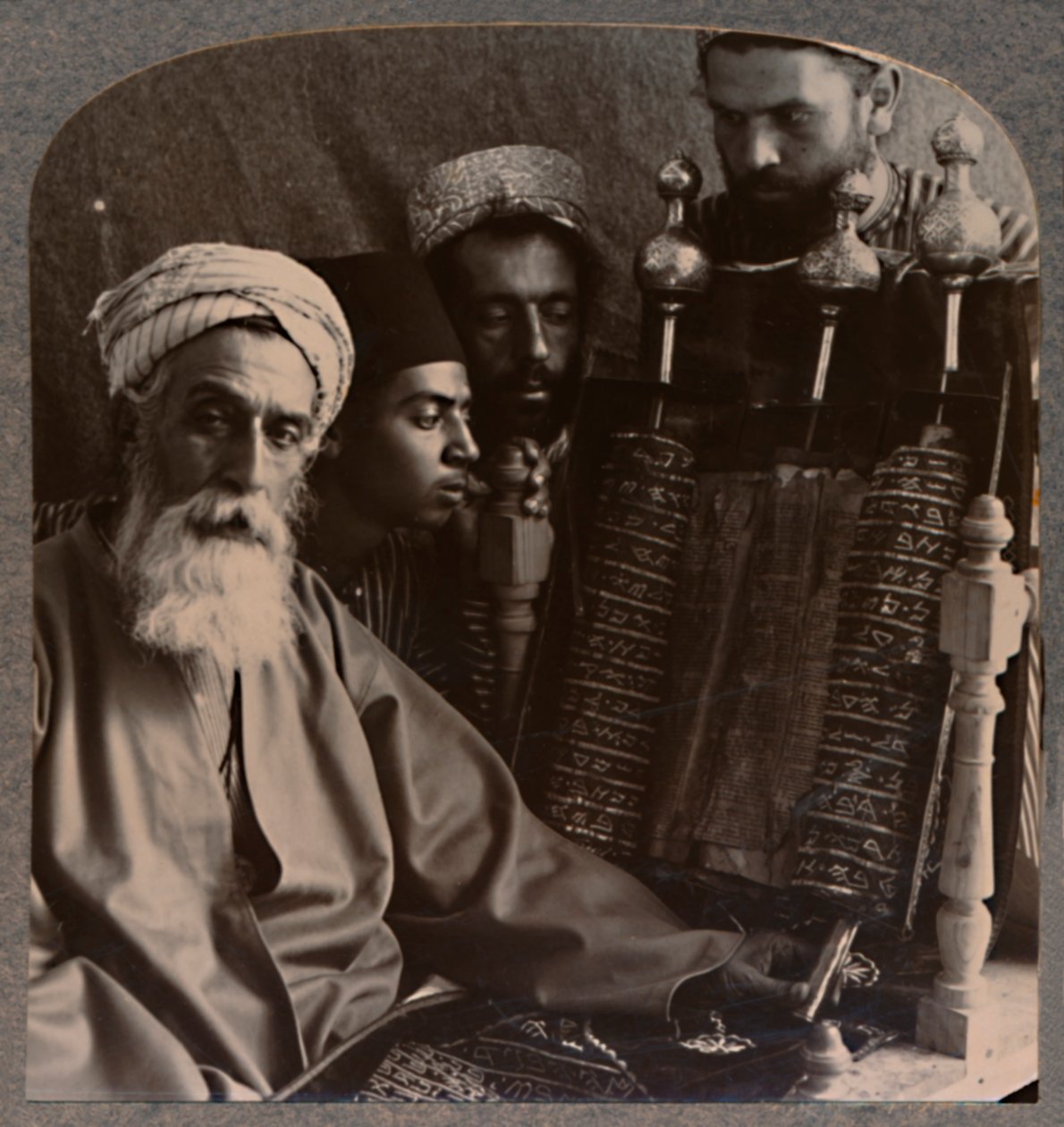 El Sumo Sacerdote Samaritano como Pedagogo, c. 1900 de Unbekannt