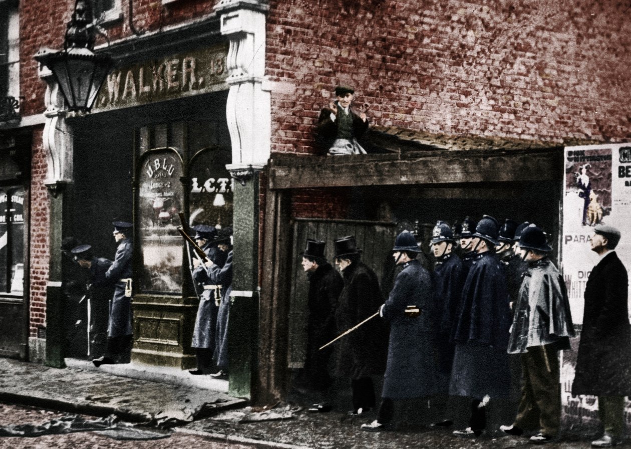El asedio de Sidney Street, Whitechapel, Londres, 1911, 1935 de Unbekannt