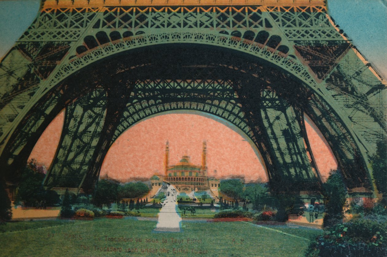 El Trocadéro visto bajo la Torre Eiffel, París, c1920 de Unbekannt