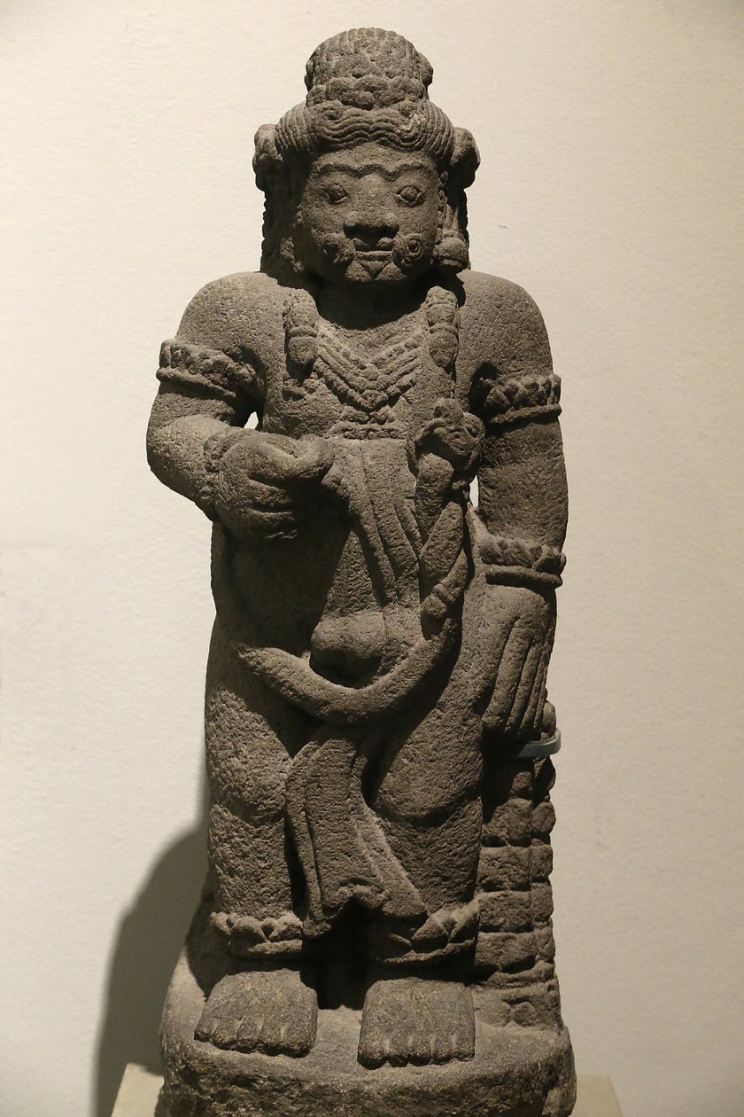 El Museo Victoria y Albert. Figura guardiana de un drama épico. Piedra volcánica. Indonesia (Java Oriental). 1400-1500. Período Majapahit. Reino Unido de Unbekannt