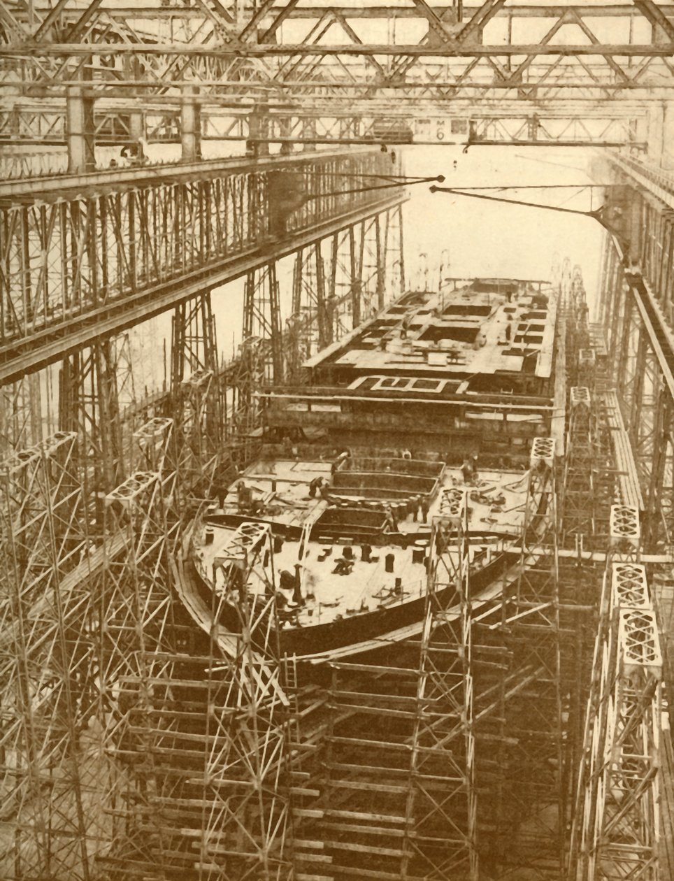 El transatlántico Doric de la White Star en construcción, c1930 de Unbekannt