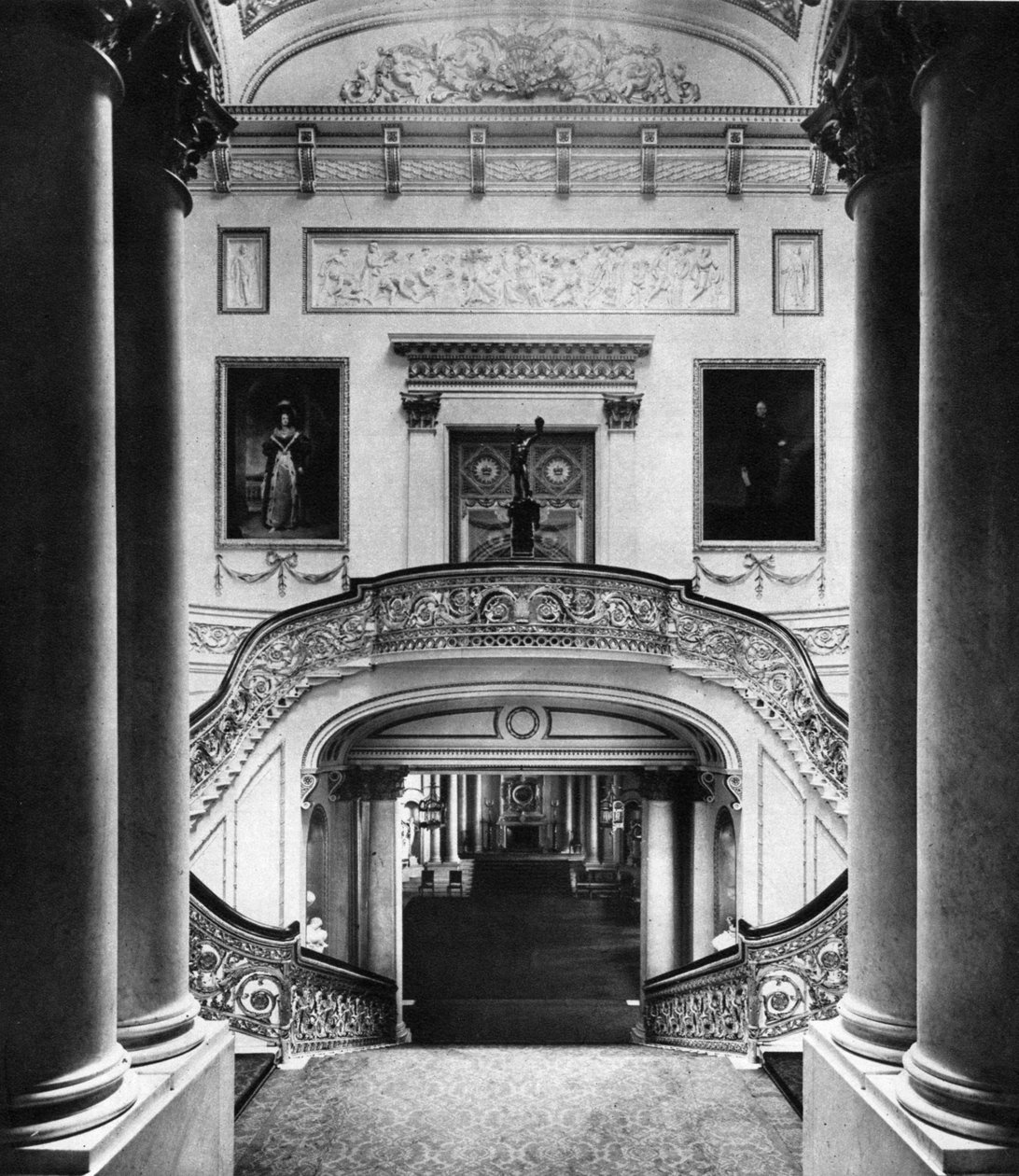 La gran escalera en el Palacio de Buckingham, Londres, 1935 de Unbekannt