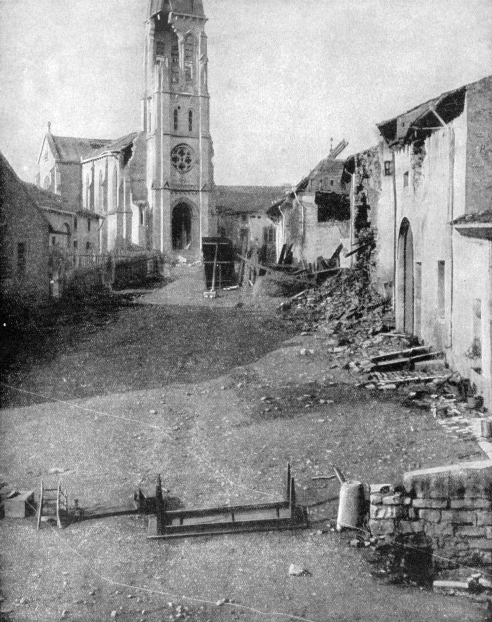 Las ruinas de un pueblo en Lorena, Primera Guerra Mundial, 1915 de Unbekannt