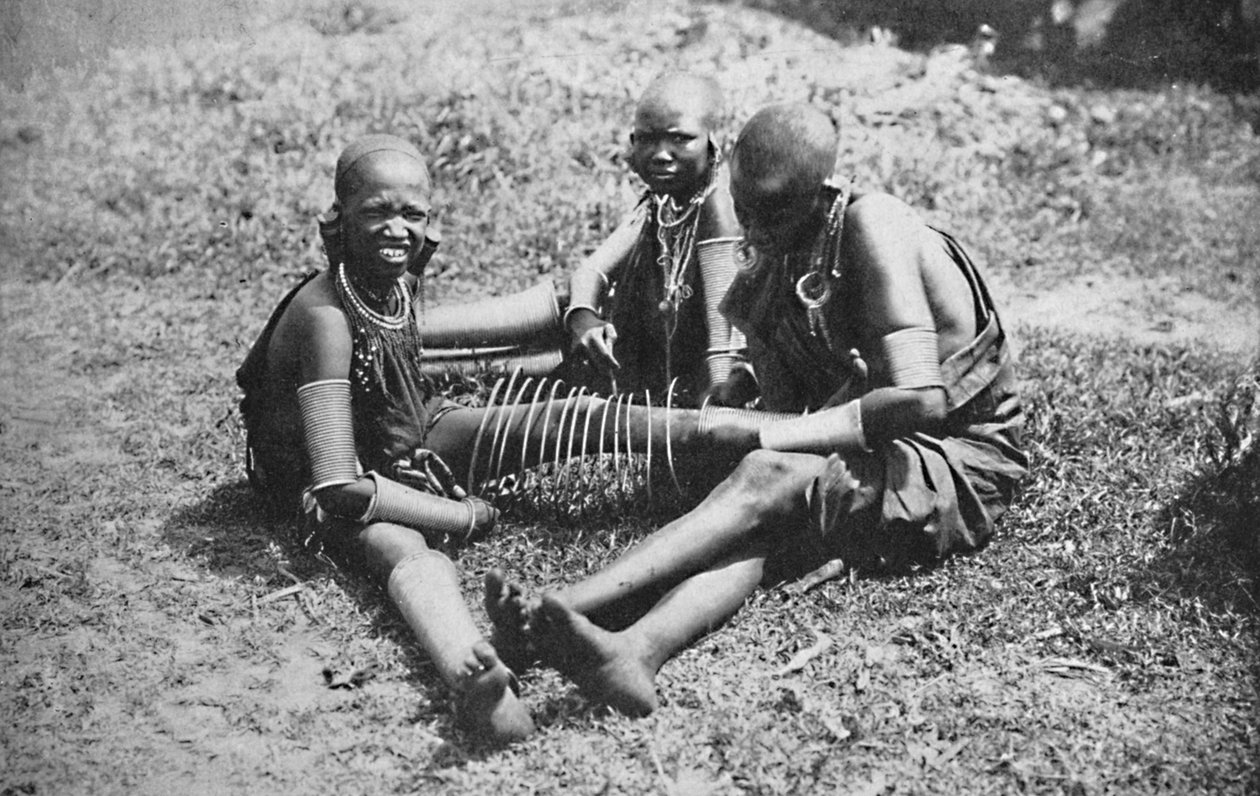 Tres jóvenes mujeres masái, 1912 de Unbekannt