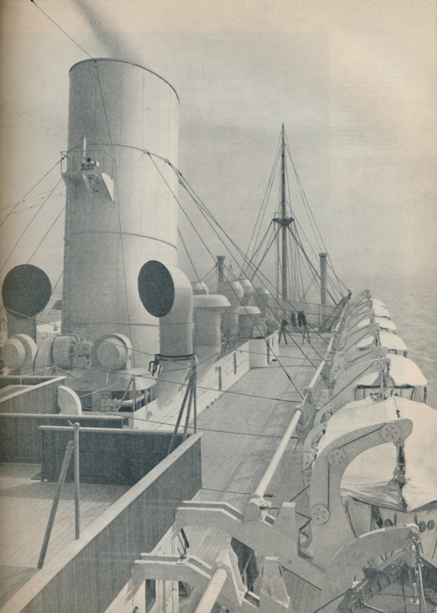 Cubierta Superior del Strathmore con botes salvavidas modernos, 1936 de Unbekannt