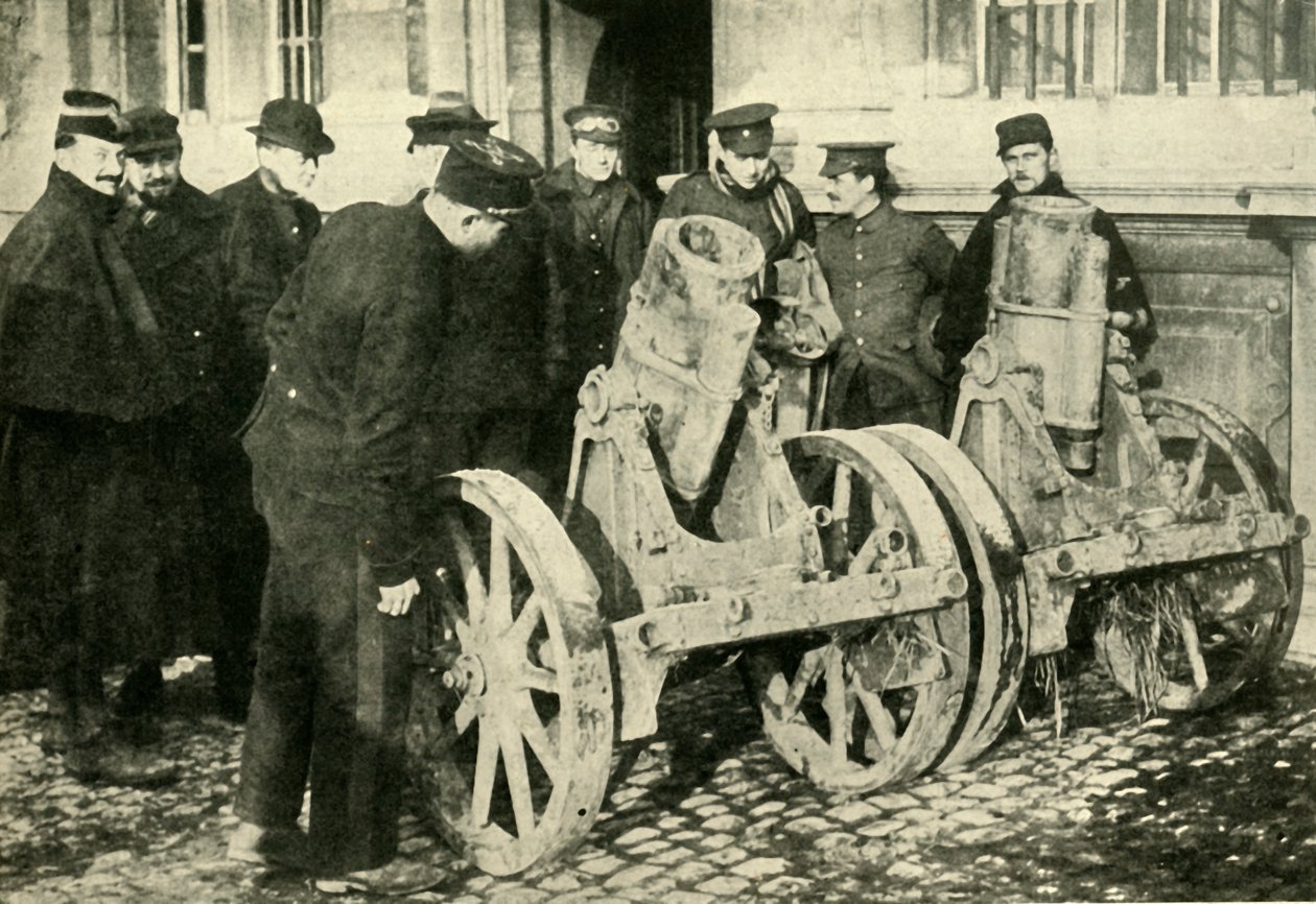 Morteros de trinchera capturados a los alemanes, Primera Guerra Mundial, 1914, c. 1920 de Unbekannt