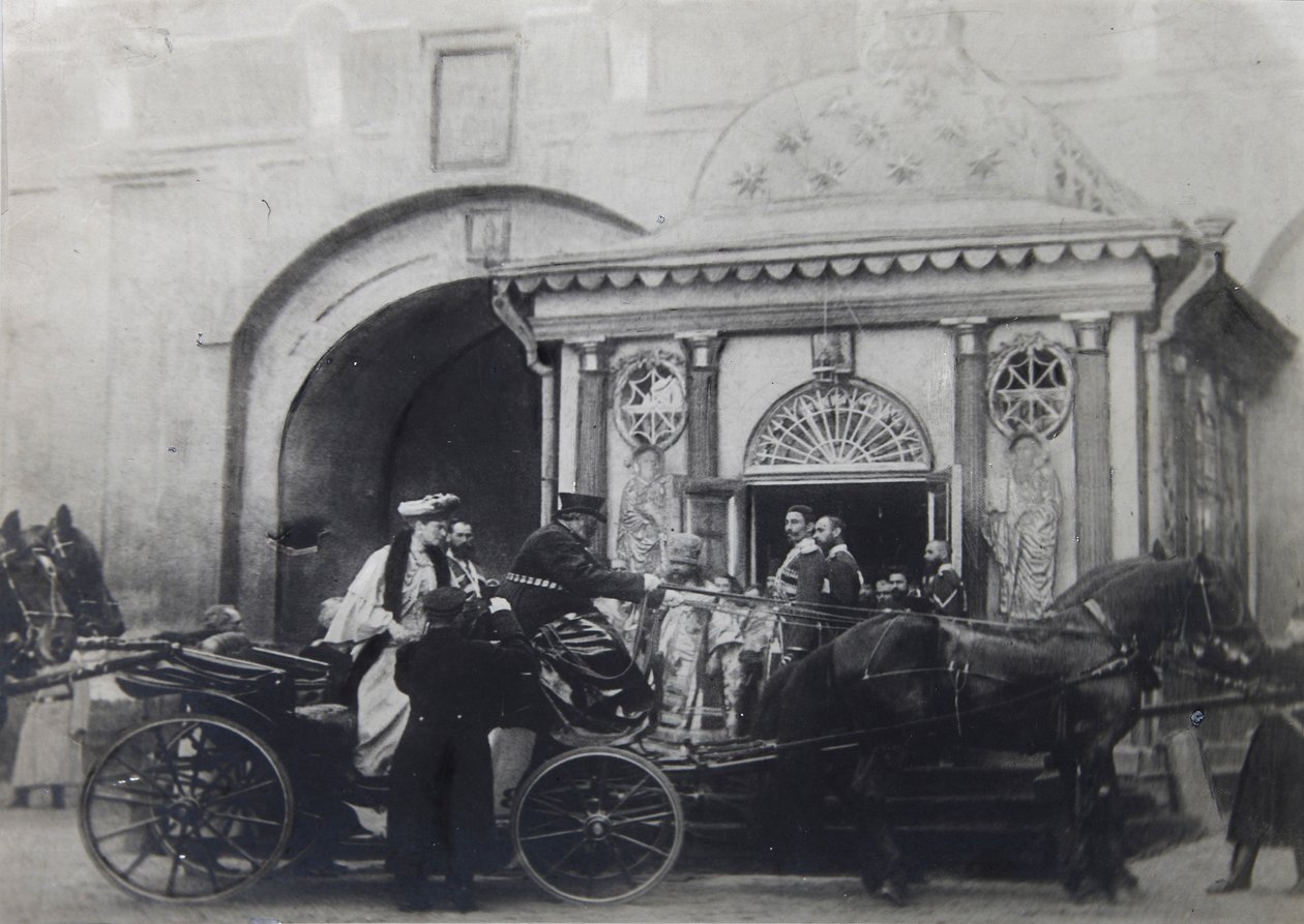La zarina Alexandra Fyodorovna visitando la Capilla Iberiana, Moscú, Rusia, 1900s de Unbekannt