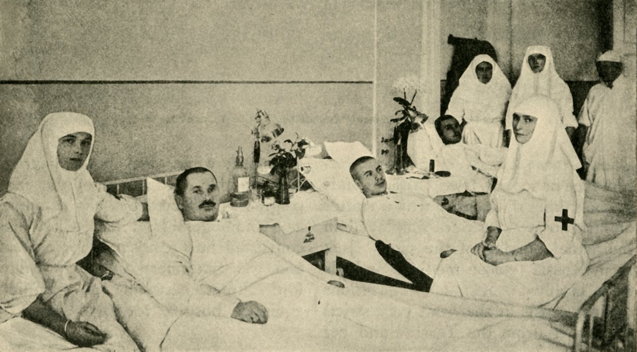 La zarina Alexandra cuidando a soldados heridos, 1914, c1920 de Unbekannt