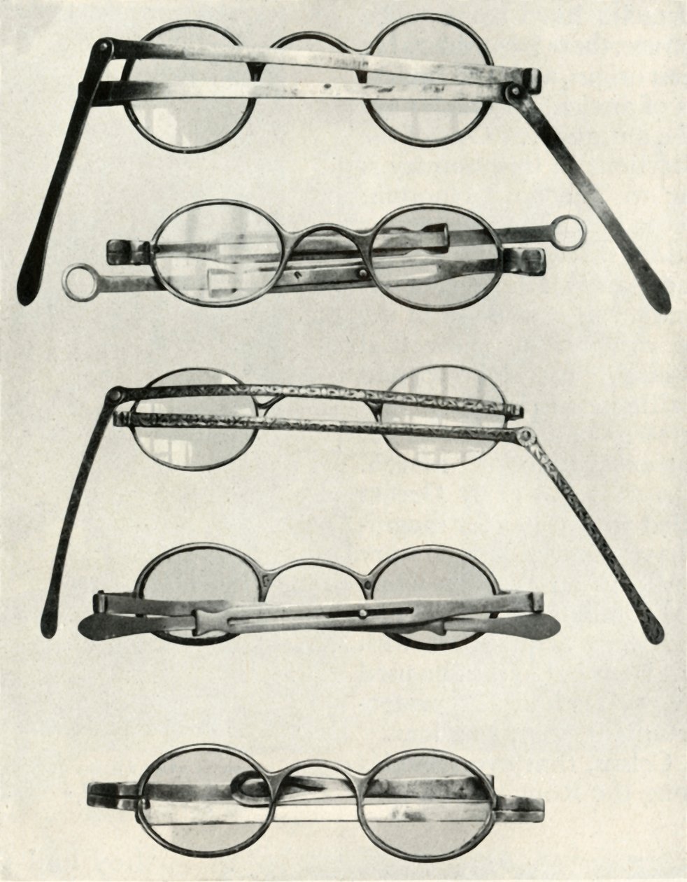 Varios tipos de gafas... de finales del siglo XVIII y principios del XIX de Unbekannt