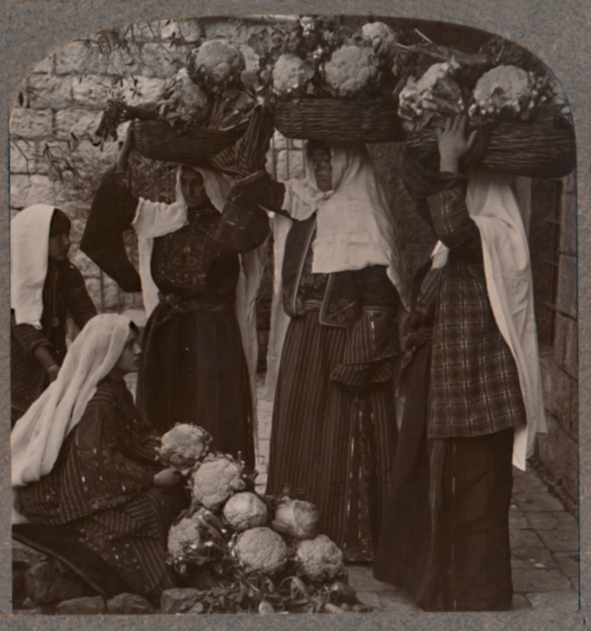 Vendedores de vegetales, Jerusalén, c1900 de Unbekannt