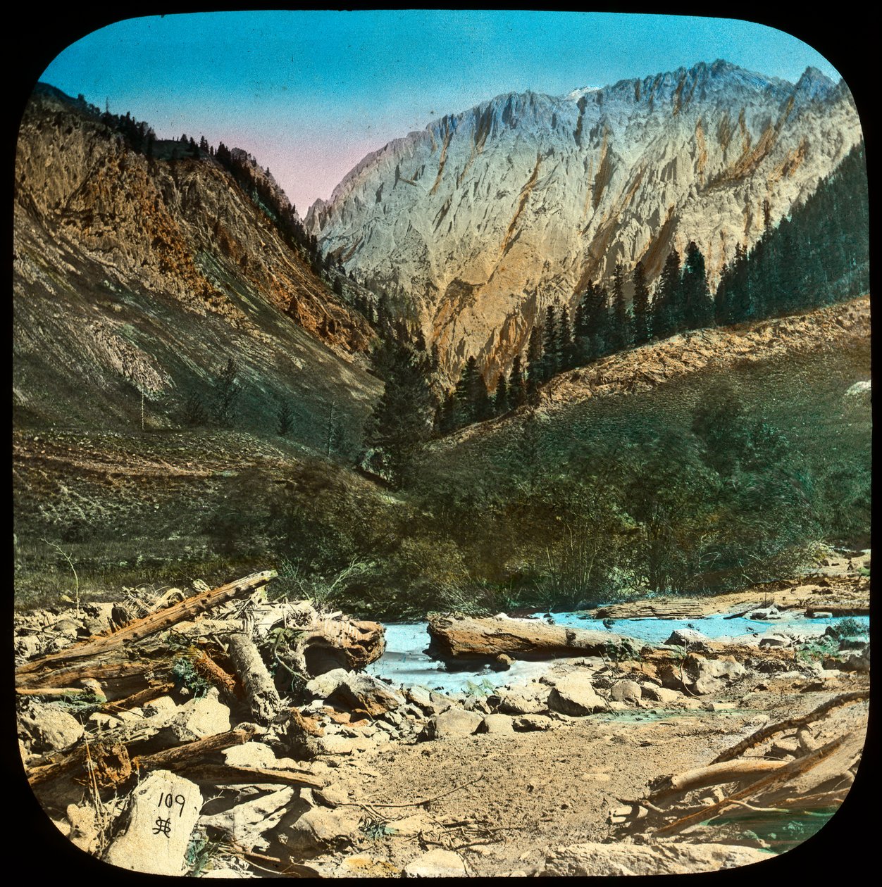 Vista entre Sonamarg y Baltal, Cachemira, India, finales del siglo XIX o principios del siglo XX de Unbekannt