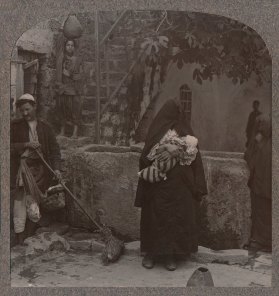 Pozo junto a la casa de Peters, Jaffa, c1900 de Unbekannt
