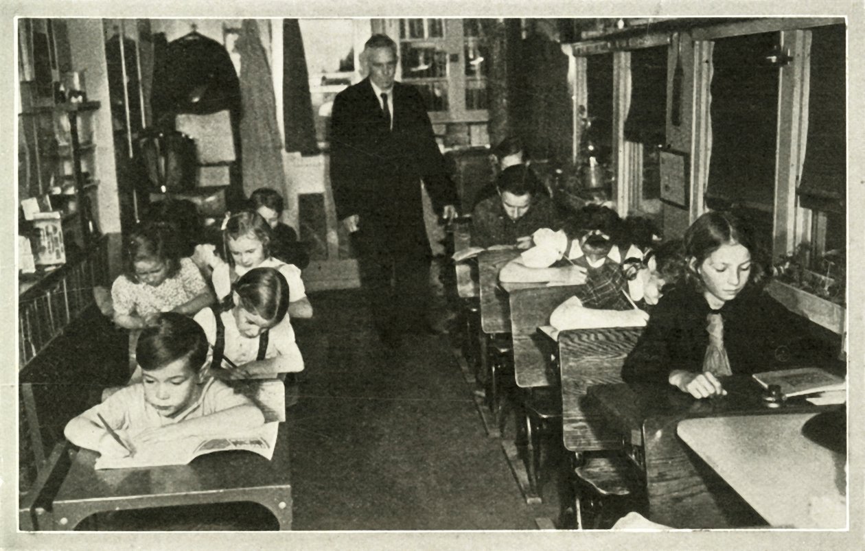 Cuando la escuela llega a los niños - Las escuelas itinerantes proporcionan una educación completamente moderna de Unbekannt