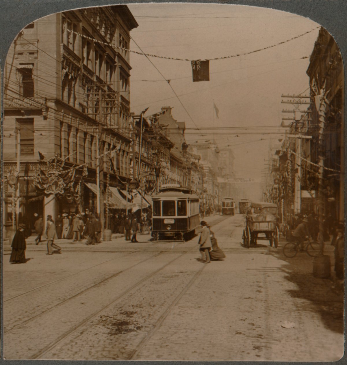 Calle Yonge, mirando al norte desde la calle King, el centro ocupado de Toronto, Canadá, 1904 de Unbekannt
